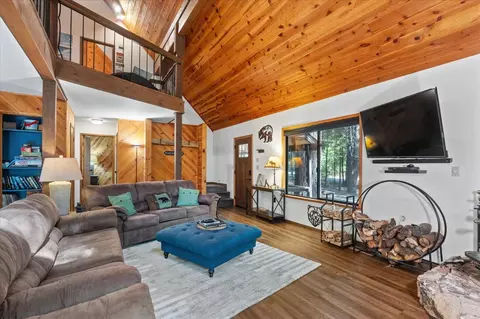 Living - 2721 Sioux Trl, Arnold, CA 95223 photo 3 of 5