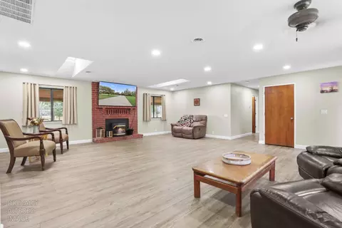 Living - 10284 E Underwood Rd, Acampo, CA 95220 photo 2 of 5