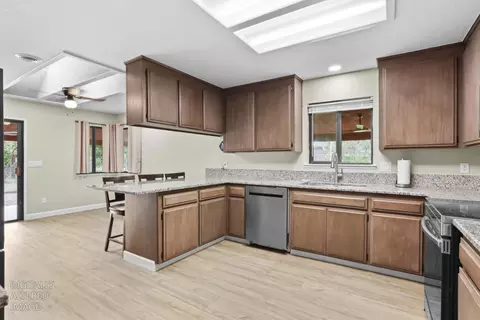 Kitchen - 10284 E Underwood Rd, Acampo, CA 95220 photo 2 of 6