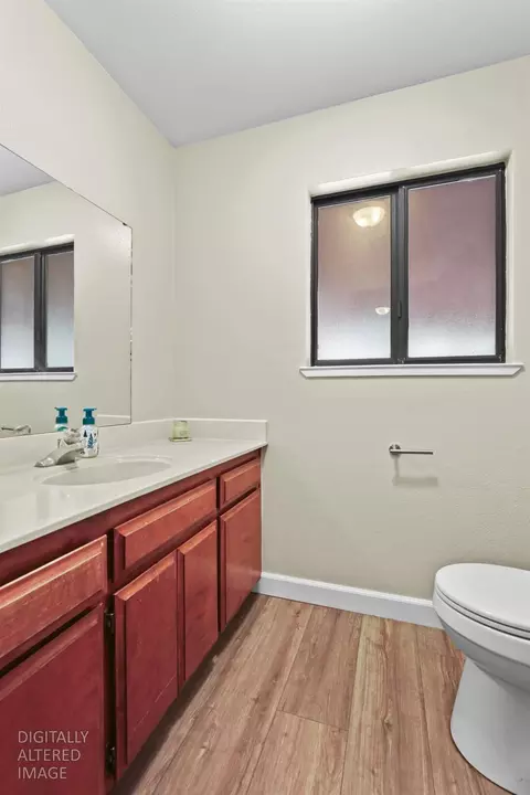 Bath - 10284 E Underwood Rd, Acampo, CA 95220 photo 3 of 3