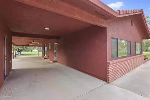 Exterior - 10284 E Underwood Rd, Acampo, CA 95220 photo 5 of 10