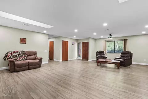 Living - 10284 E Underwood Rd, Acampo, CA 95220 photo 3 of 5