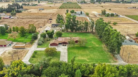 View/Area - 10284 E Underwood Rd, Acampo, CA 95220 photo 2 of 7