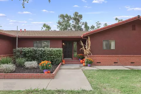 Exterior - 10284 E Underwood Rd, Acampo, CA 95220 photo 2 of 10