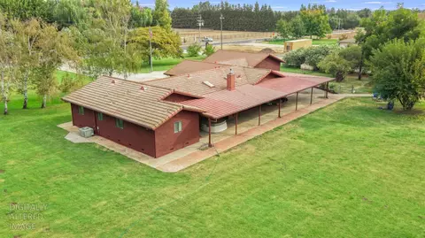 Exterior - 10284 E Underwood Rd, Acampo, CA 95220 photo 1 of 10