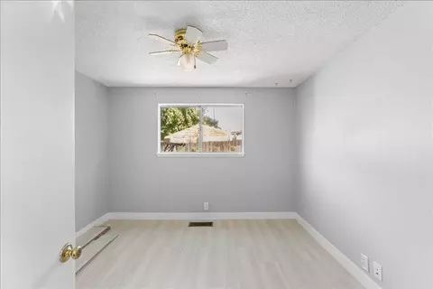 Bedroom - 1736 Baker Ave, Escalon, CA 95320 photo 4 of 5