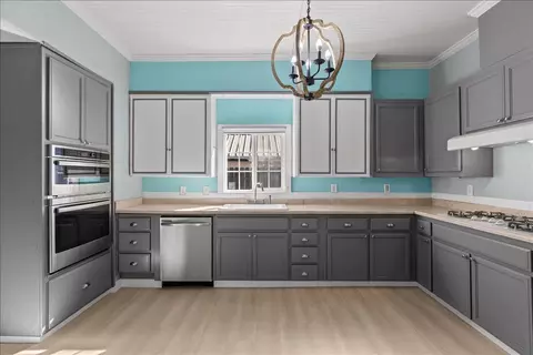 Kitchen - 1736 Baker Ave, Escalon, CA 95320 photo 3 of 4