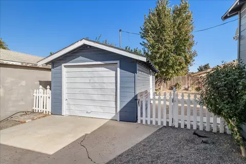 Exterior - 1736 Baker Ave, Escalon, CA 95320 photo 11 of 13