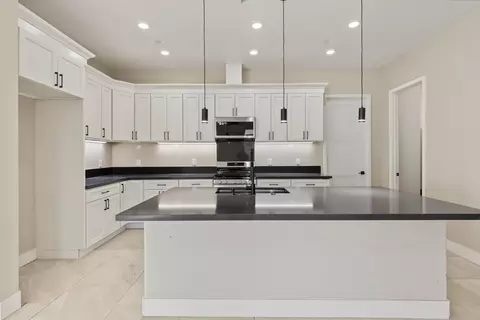 Kitchen - 431 Sycamore Ave, Manteca, CA 95336 photo 1 of 5