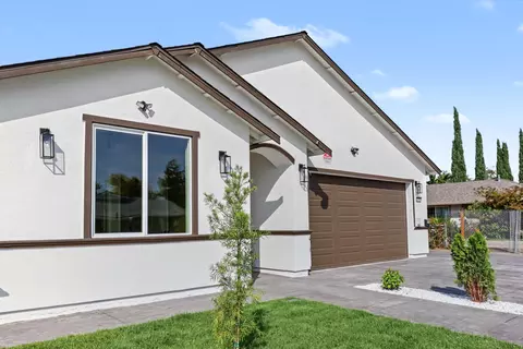 Exterior - 431 Sycamore Ave, Manteca, CA 95336 photo 7 of 13