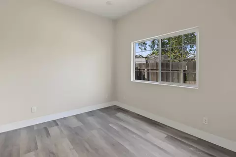 Bedroom - 431 Sycamore Ave, Manteca, CA 95336 photo 4 of 6