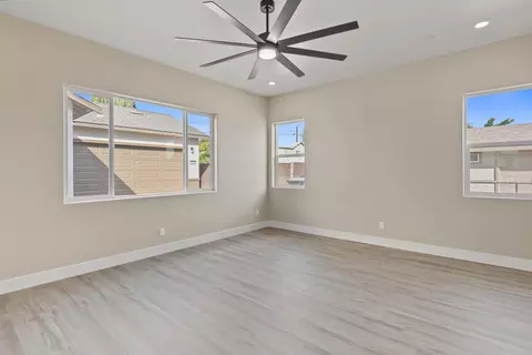Living - 431 Sycamore Ave, Manteca, CA 95336 photo 3 of 10