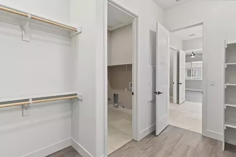 Entry Way - 431 Sycamore Ave, Manteca, CA 95336 photo 3 of 6