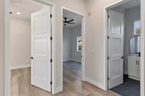 Entry Way - 431 Sycamore Ave, Manteca, CA 95336 photo 5 of 6