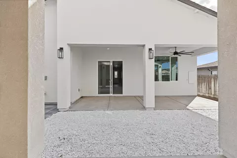Exterior - 431 Sycamore Ave, Manteca, CA 95336 photo 11 of 13