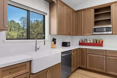 Kitchen - 5524 Bucks Bar Cir, Placerville, CA 95667 photo 4 of 4