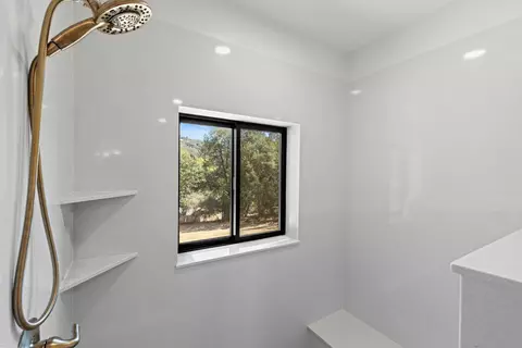 Bath - 5524 Bucks Bar Cir, Placerville, CA 95667 photo 5 of 5