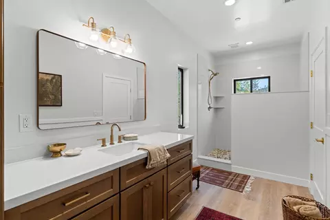 Bath - 5524 Bucks Bar Cir, Placerville, CA 95667 photo 4 of 5