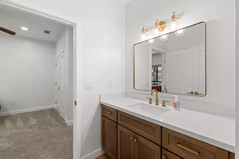 Bath - 5524 Bucks Bar Cir, Placerville, CA 95667 photo 2 of 5