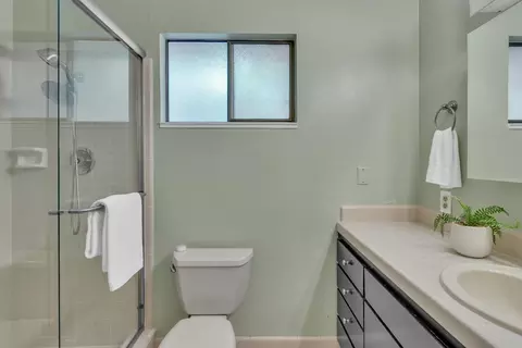 Bath - 5539 Crestline Dr, Foresthill, CA 95631 photo 2 of 5