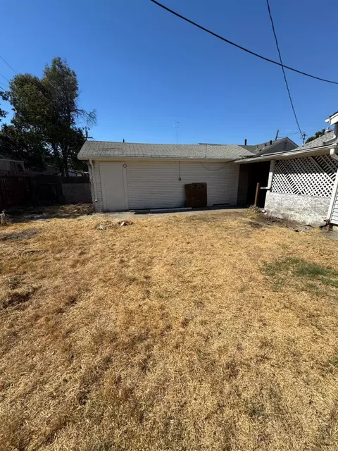 Exterior - 1836 E Poplar St, Stockton, CA 95205 photo 8 of 12