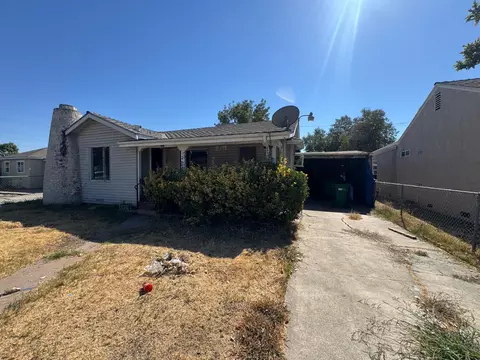 Exterior - 1836 E Poplar St, Stockton, CA 95205 photo 11 of 12