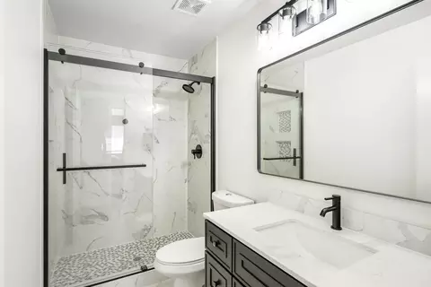 Bath - 104 Broadview Way, Winters, CA 95694 photo 1 of 3