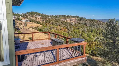 Exterior - 1005 Sandalwood Dr, Murphys, CA 95247 photo 6 of 12