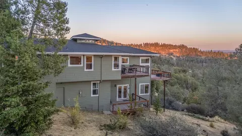 Exterior - 1005 Sandalwood Dr, Murphys, CA 95247 photo 3 of 12