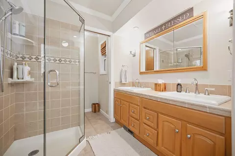 Bath - 1005 Sandalwood Dr, Murphys, CA 95247 photo 1 of 4