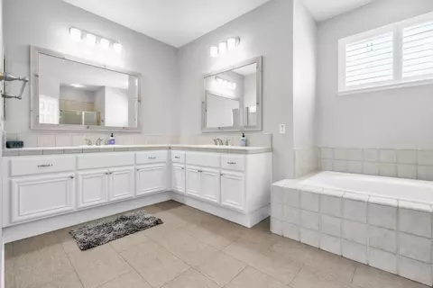 Bath - 2868 Joleo Ct, Tracy, CA 95377 photo 4 of 4