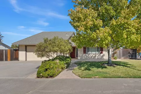 2799 Summerfield Dr, West Sacramento, CA 95691