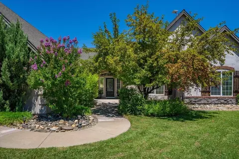 Exterior - 20700 Bernard Way, Redding, CA 96003 photo 4 of 10