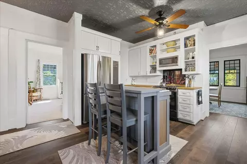 Kitchen - 22 S Auburn St, Colfax, CA 95713 photo 2 of 4