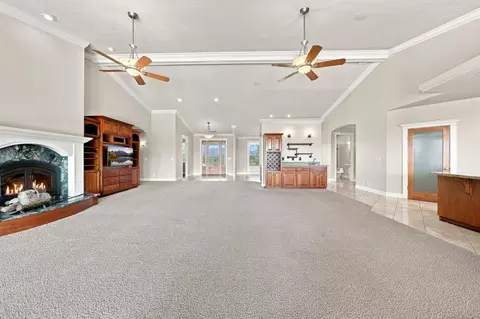 Living - 13387 Lark Ct, Redding, CA 96003 photo 6 of 9