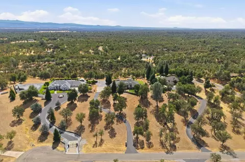 View/Area - 13387 Lark Ct, Redding, CA 96003 photo 4 of 6