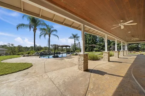 Exterior - 13387 Lark Ct, Redding, CA 96003 photo 5 of 15