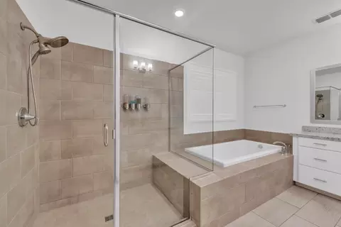 Bath - 4336 Hummingbird Cir, Folsom, CA 95630 photo 3 of 6