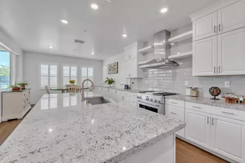 Kitchen - 4336 Hummingbird Cir, Folsom, CA 95630 photo 4 of 8