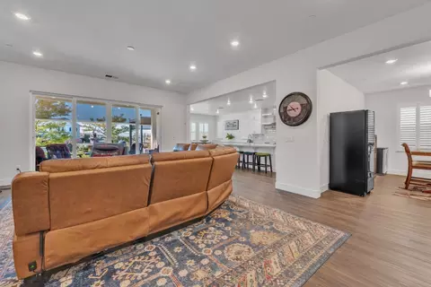 Entry Way - 4336 Hummingbird Cir, Folsom, CA 95630 photo 3 of 7