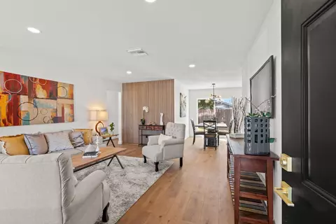 304 Brentwood Dr, Roseville, CA 95678