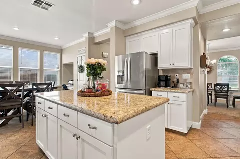 Kitchen - 2233 Olson Dr, Lodi, CA 95242 photo 5 of 9