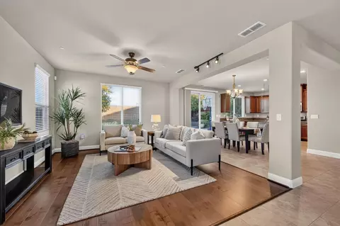 3017 Lennon Dr, Roseville, CA 95661
