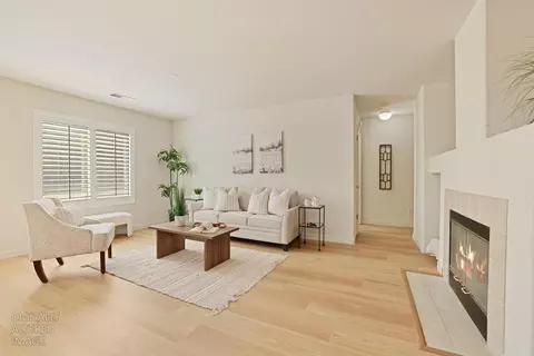 Living - 418 Glenbriar Cir, Tracy, CA 95377 photo 3 of 4