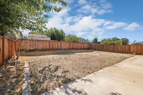 Exterior - 418 Glenbriar Cir, Tracy, CA 95377 photo 4 of 9