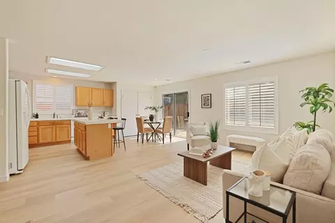 Living - 418 Glenbriar Cir, Tracy, CA 95377 photo 4 of 4