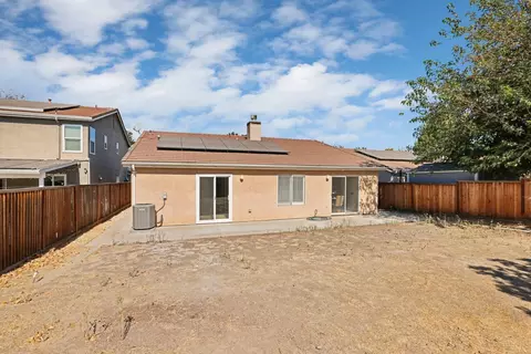 Exterior - 418 Glenbriar Cir, Tracy, CA 95377 photo 6 of 9
