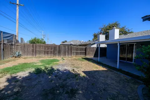 Exterior - 2113 Venus Dr, Ceres, CA 95307 photo 7 of 11