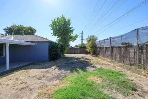 Exterior - 2113 Venus Dr, Ceres, CA 95307 photo 4 of 11