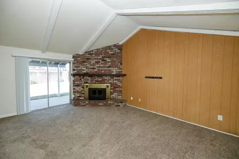 Living - 2113 Venus Dr, Ceres, CA 95307 photo 6 of 9